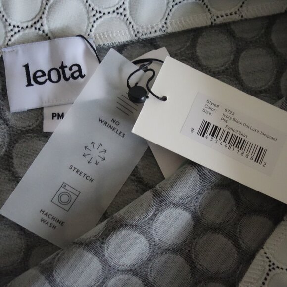 NWT LEOTA (Stitch Fix) Tabitha Off-White Pull on Stretch Pencil Skirt – Petite M - Picture 3 of 5